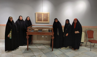 گشایش نمایشگاه مثنی‌نگاری «تماشاگه راز» با نمایش آثار دانشجویان صنایع‌دستی در نگارخانه موزه رضوی